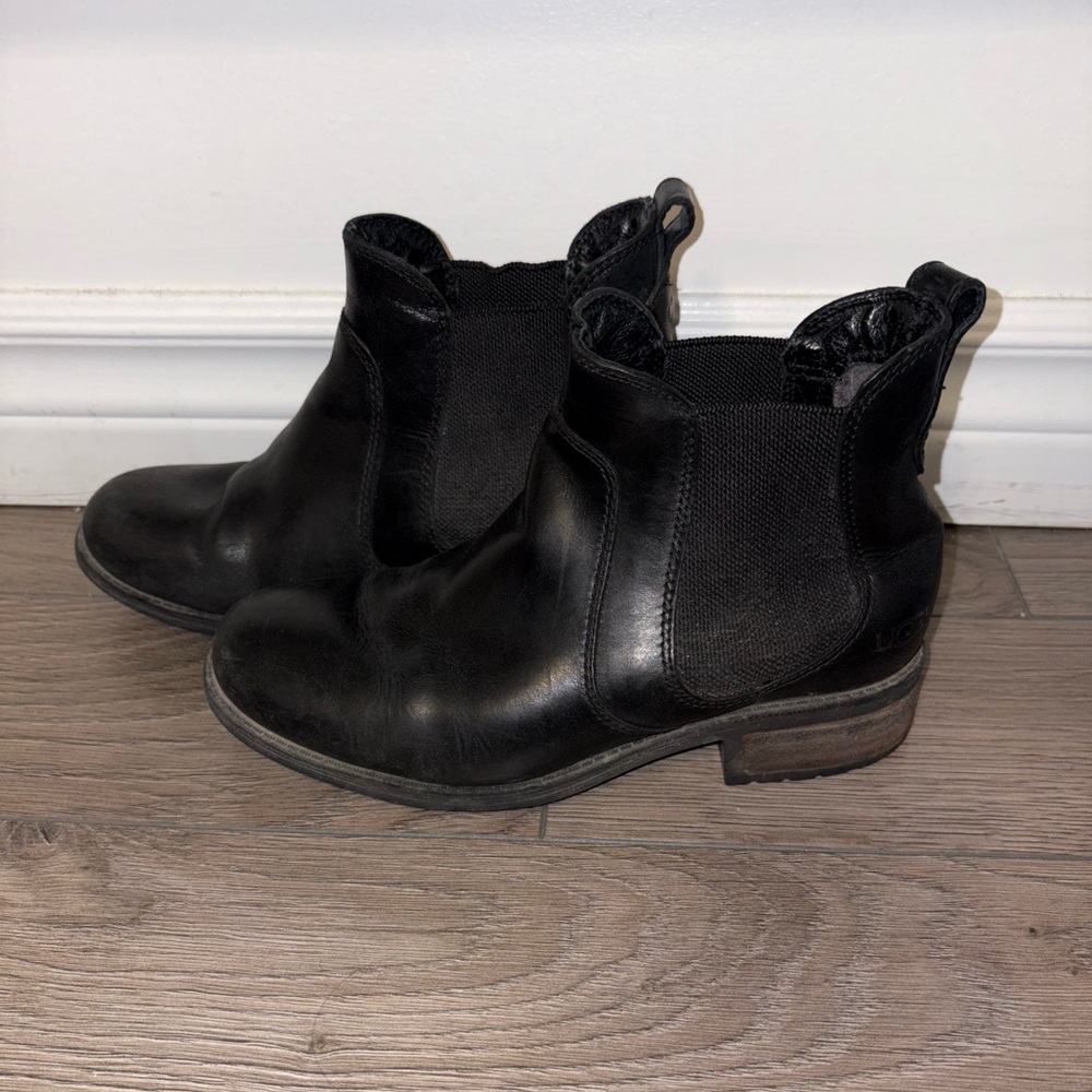 UGG Bonham Chelsea Black Ankle winter Boots